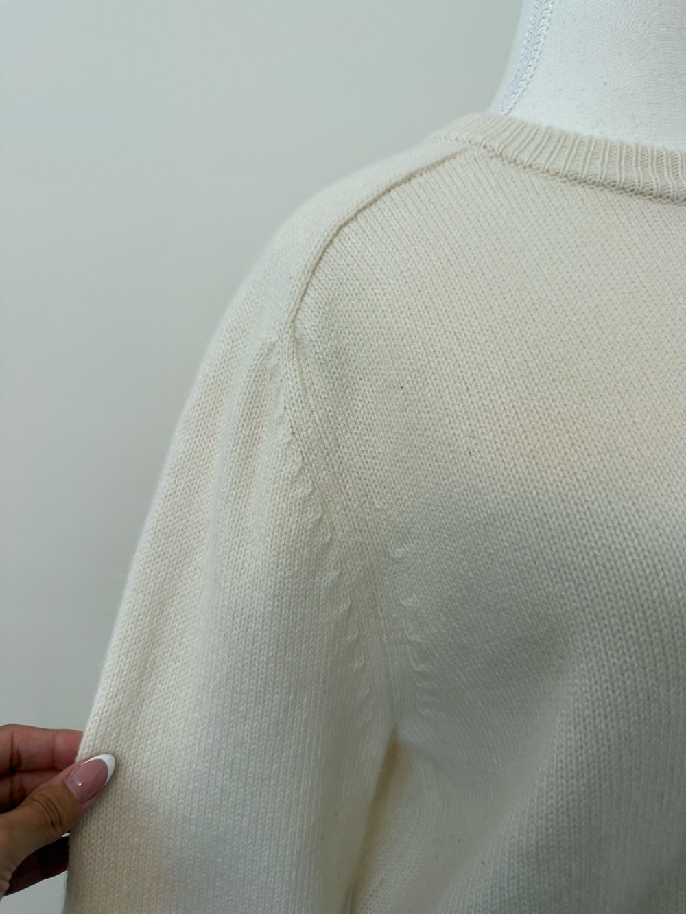 Buck Mason 100% Cashmere Crewneck Sweater Natural Size Medium - Picture 6 of 13